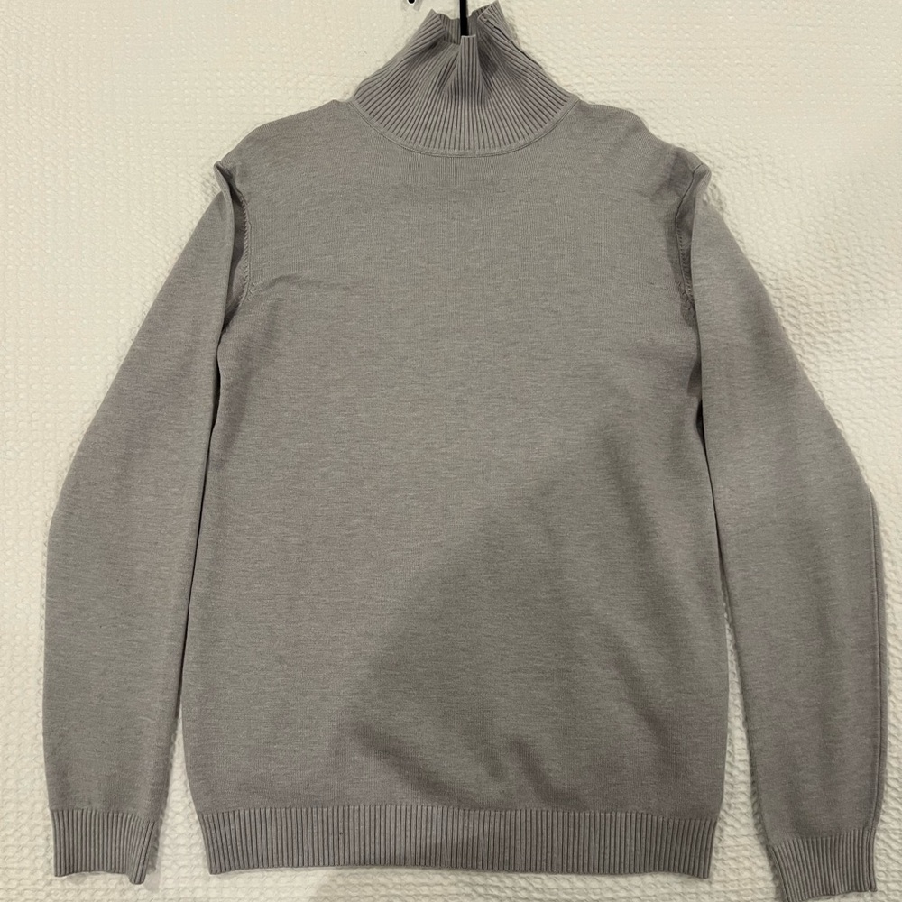 Guess by Marciano Men's Light Gray Turtleneck Sweater